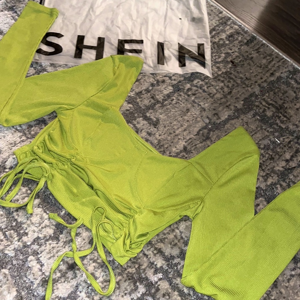 SHEIN SOLID RIB DRAWSTRING HEM TEE